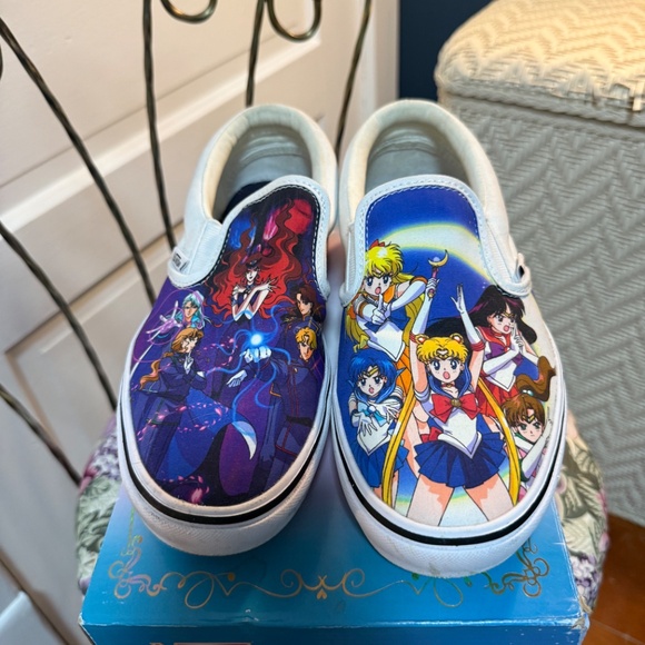Sailor Moon Classic x Van cushion slip on - Picture 2 of 10